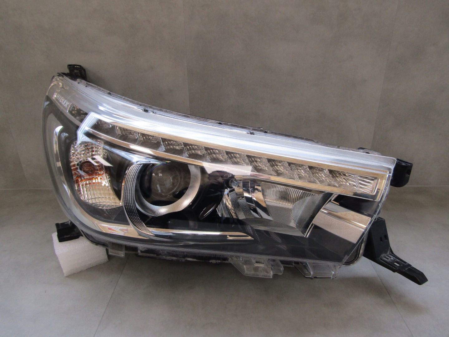 Headlight Toyota Hilux 8 VIII LED LENS 15- RH