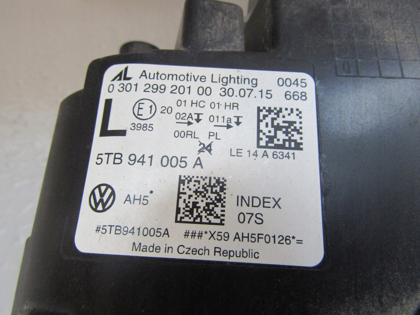 VW Touran 2 II 5TB HEADLIGHT Standard 15- LH 5TB941005A