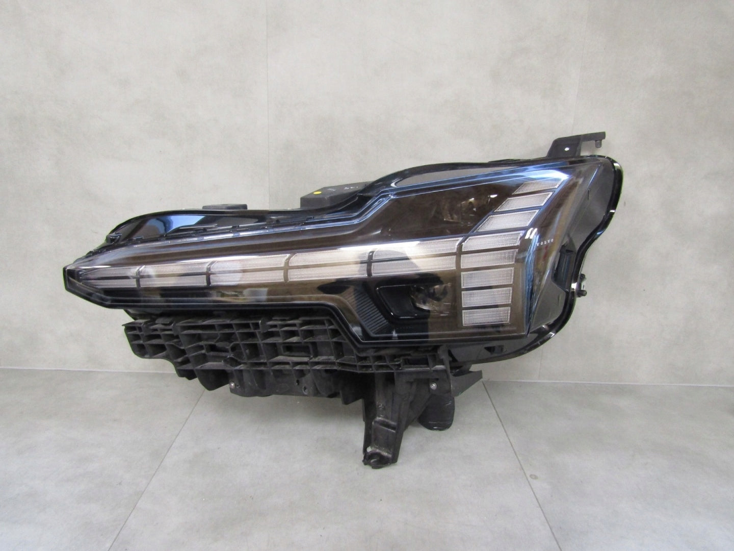Volvo EX30 EX-30 FULL LED 23- Headlight LH LEFT 80000401