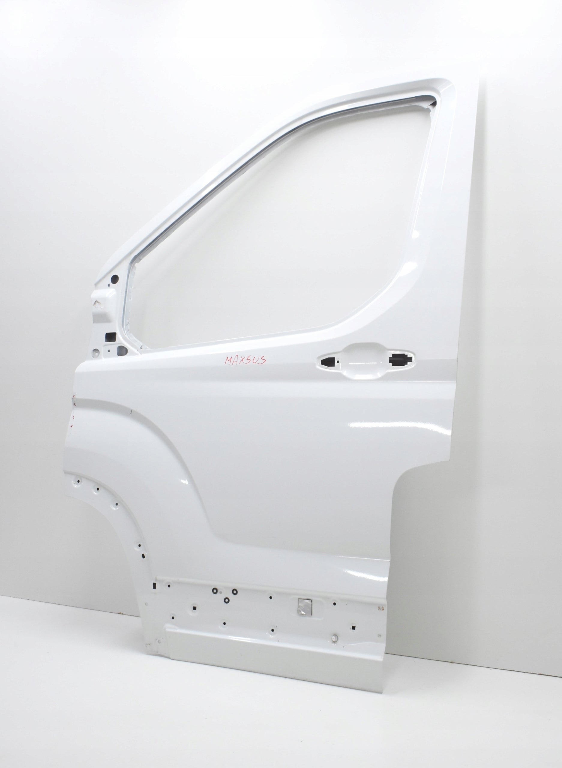 MAXUS DELIVER 9 LEFT FRONT DOOR ORG
