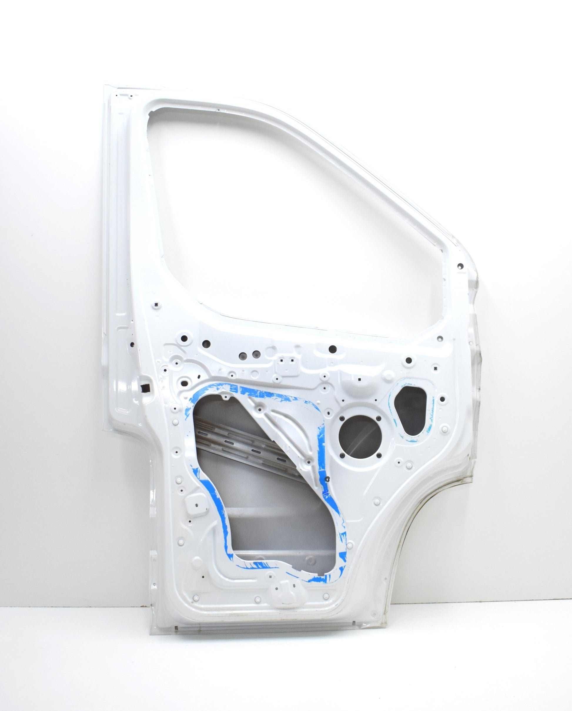 MAXUS DELIVER 9 LEFT FRONT DOOR ORG