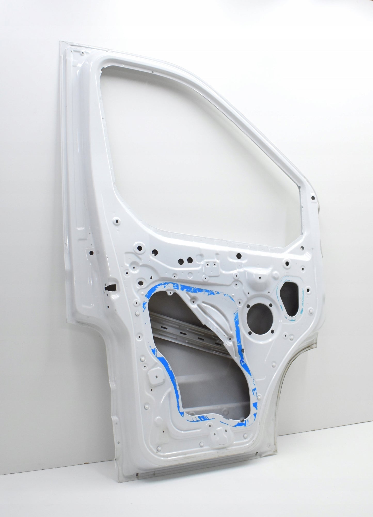 MAXUS DELIVER 9 LEFT FRONT DOOR ORG