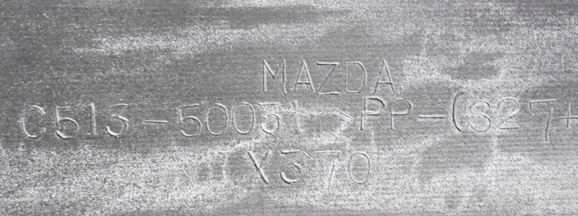 MAZDA V 5 FRONT BUMPER ORG 2010+