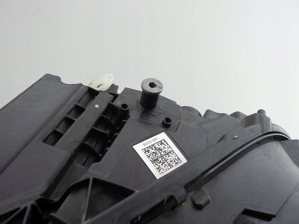 MERCEDES CLA 118 W118 LIFT FULL LED PERFORMANCE 23- left front lamp