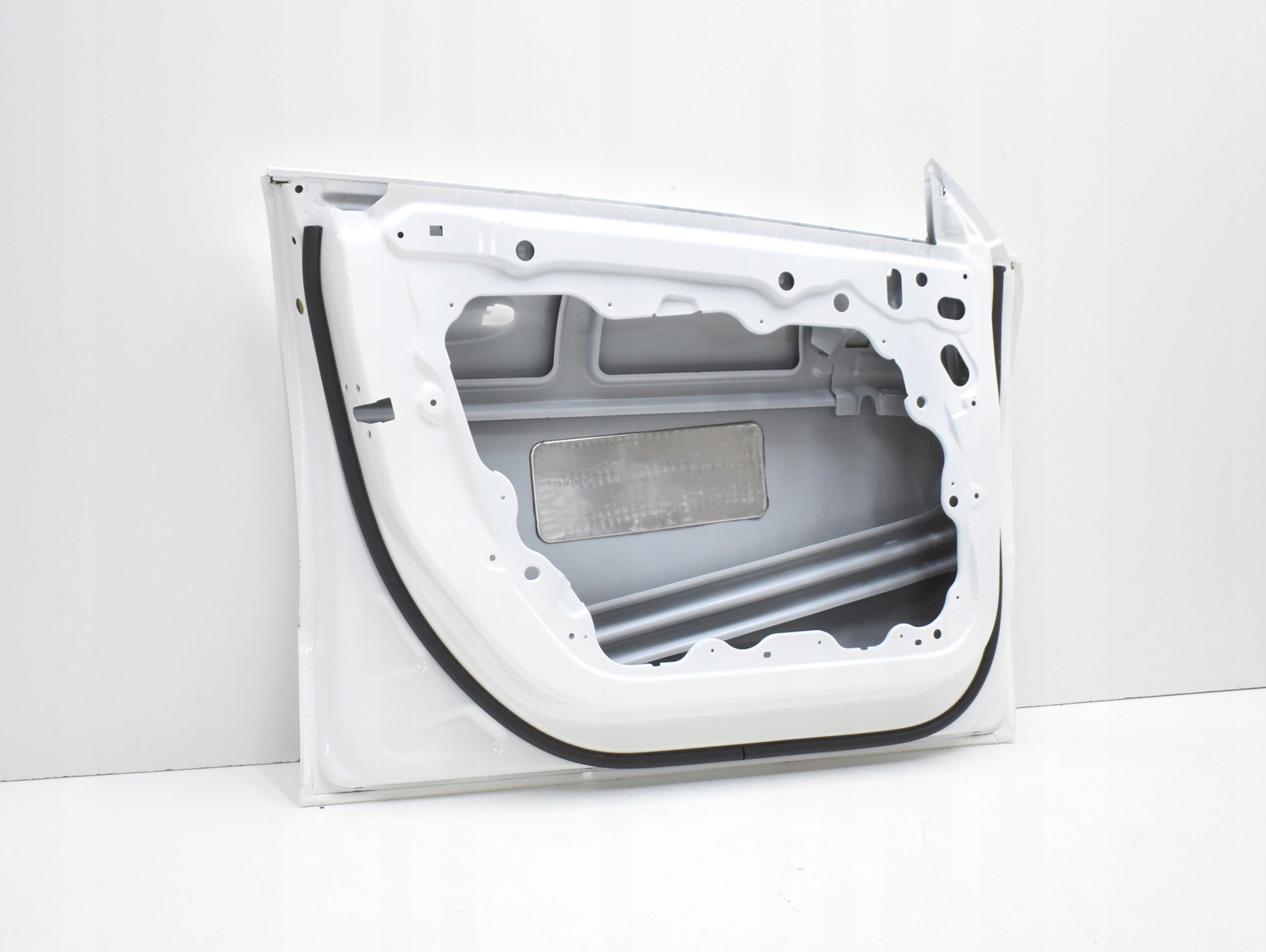 MERCEDES CLA W118 LEFT FRONT DOOR ORG