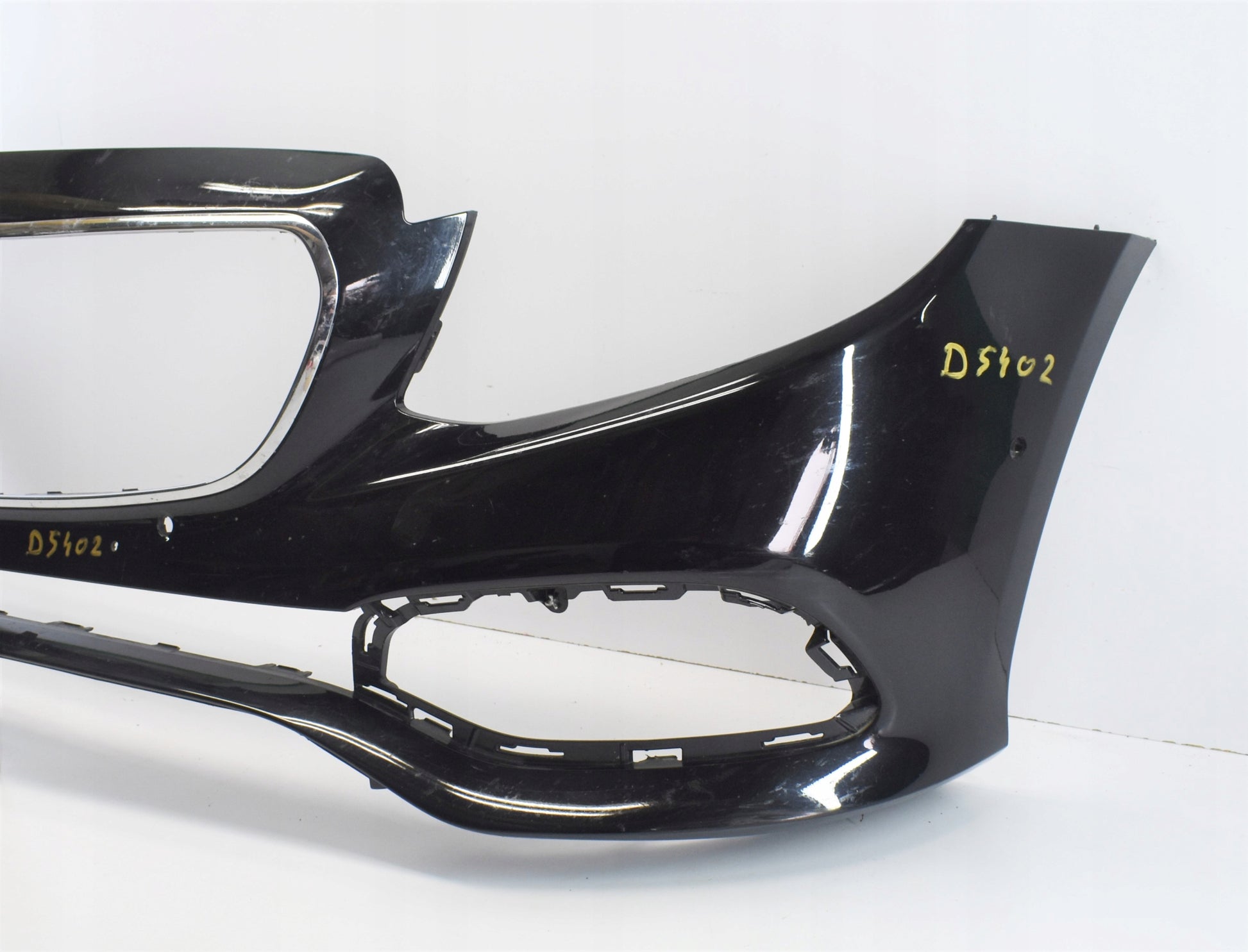 MERCEDES E-CLASS W213 FRONT BUMPER, EXCELLENT CONDITION, ORIGINAL