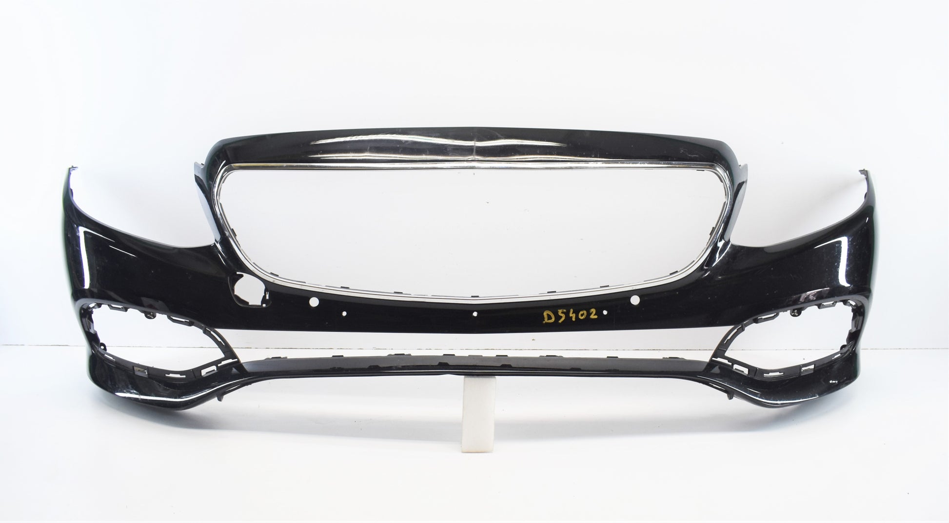 MERCEDES E-CLASS W213 FRONT BUMPER, EXCELLENT CONDITION, ORIGINAL