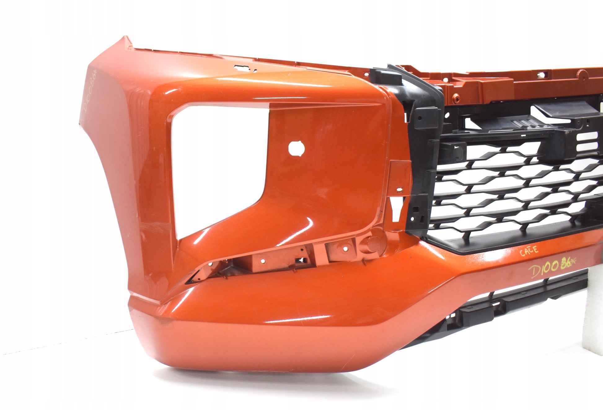 MITSUBISHI L200 V LIFT FRONT BUMPER ORG