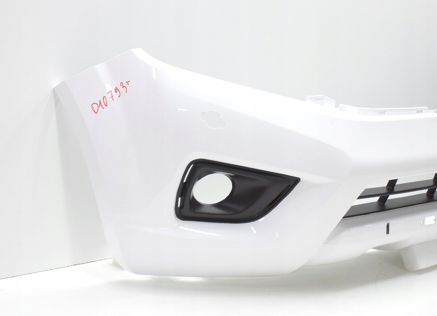 NISSAN NAVARA IV FRONT BUMPER ORG