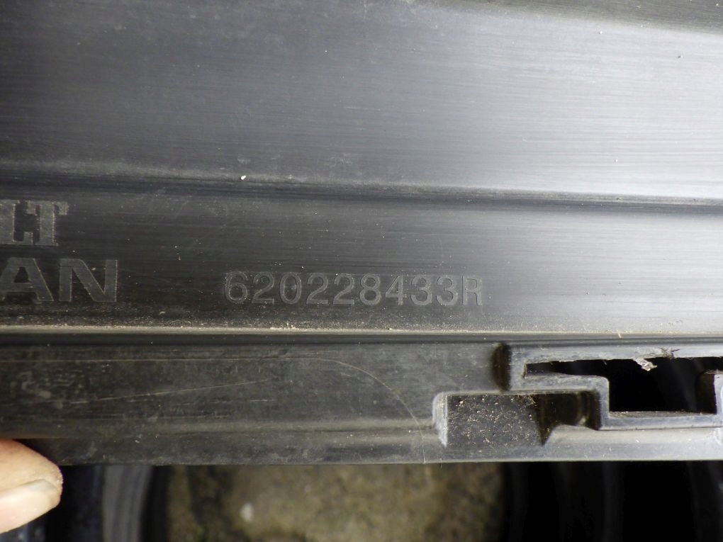RENAULT TRAFIC III 3 14- Front Bumper