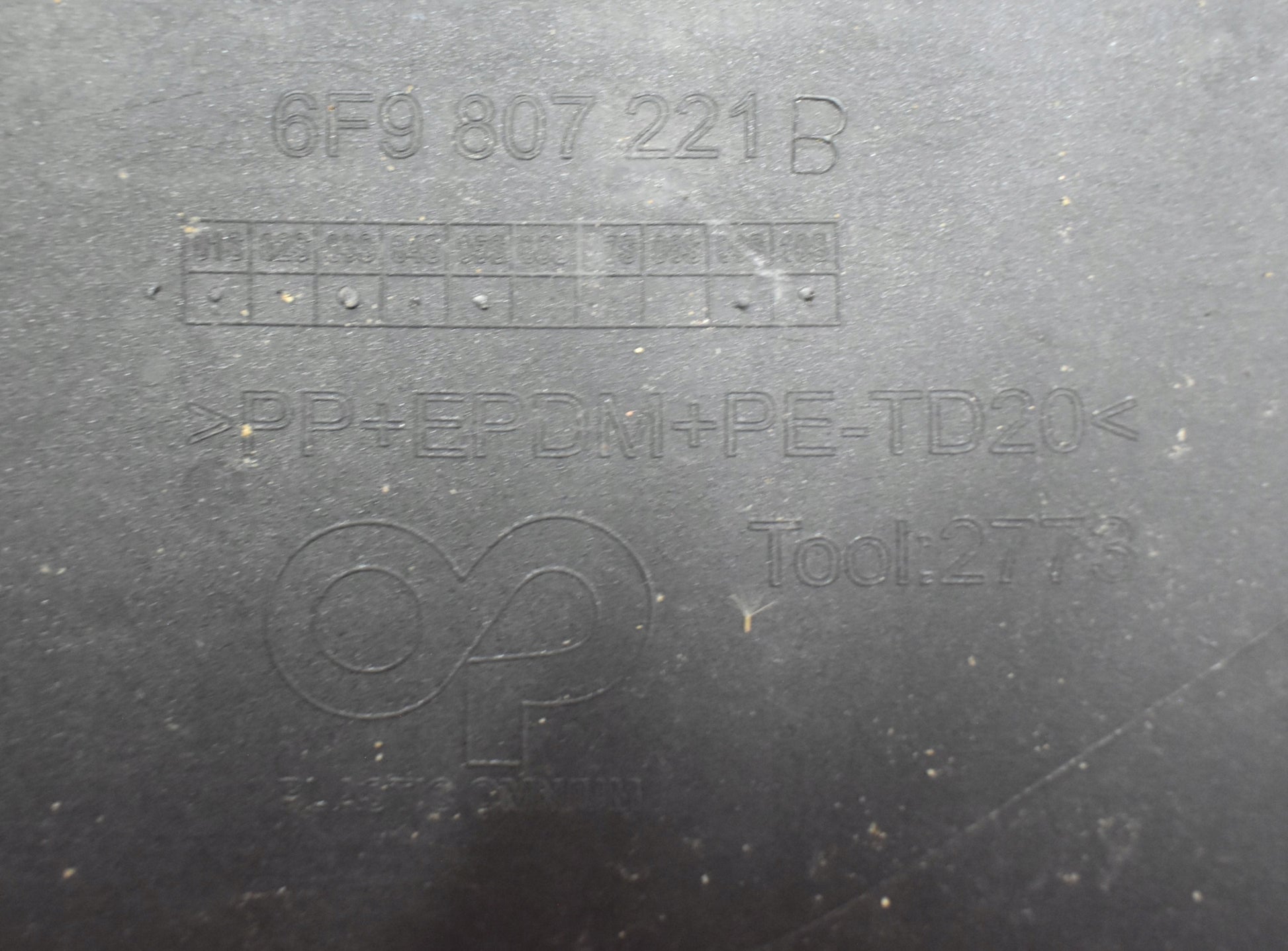 SEAT ARONA 6F9 FRONT BUMPER ORG