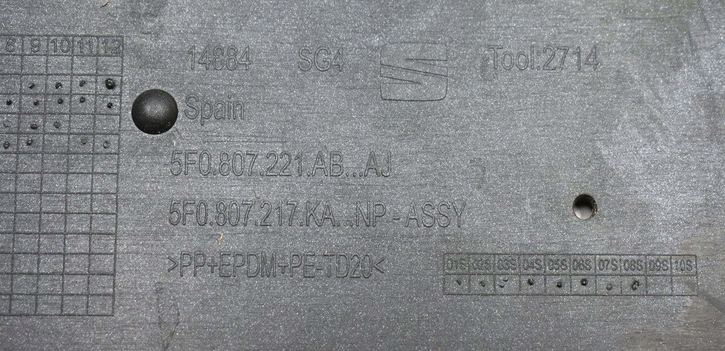 SEAT Leon III Facelift FR 5F0 Original Front Bumper + Grille