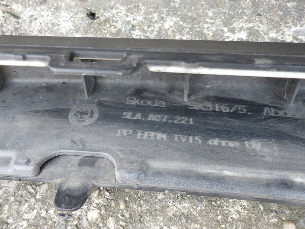 SKODA ENYAQ 5LA 21- Front Bumper