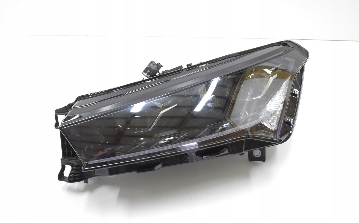 SKODA ENYAQ 5LB LEFT FRONT HEADLIGHT CRYSTAL ORG EU 5LB941015H