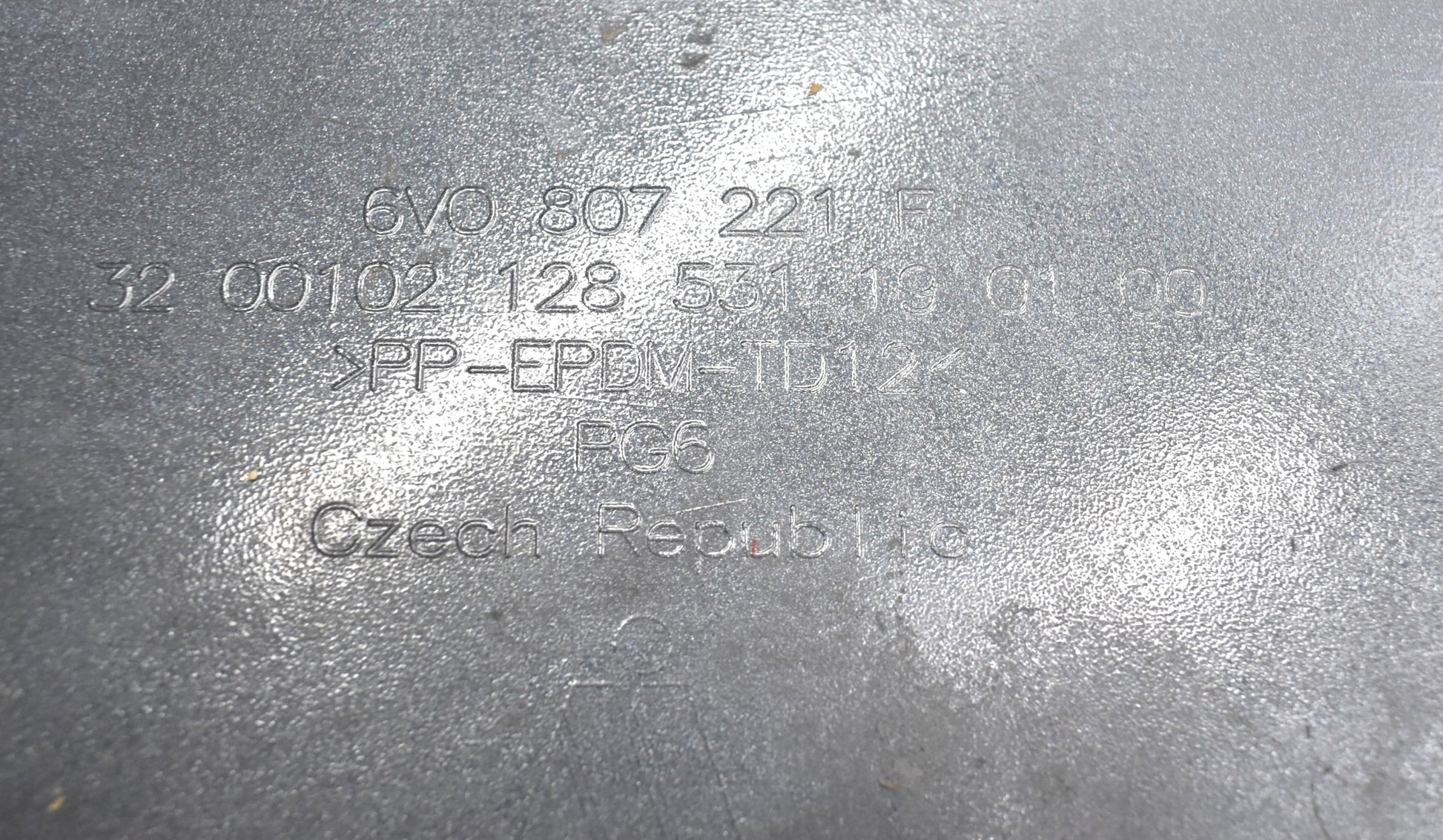 SKODA FABIA III LIFT 6V FRONT BUMPER ORG + GRILLE