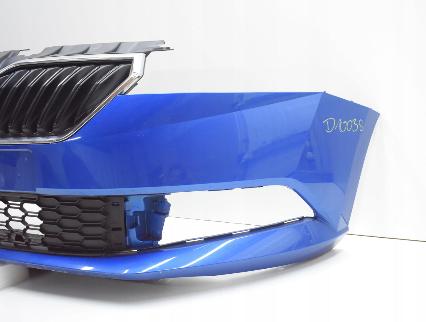 SKODA FABIA III LIFT 6V0 FRONT BUMPER ORG + GRILLE + VENTS