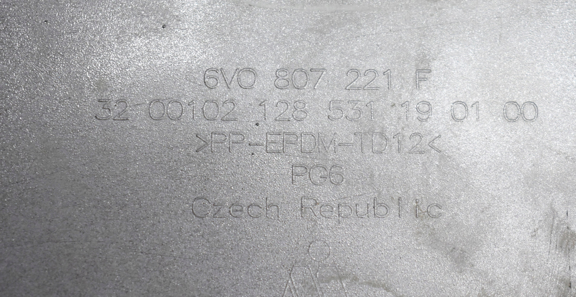 SKODA FABIA III Facelift (6V0) Front Bumper - Excellent Condition