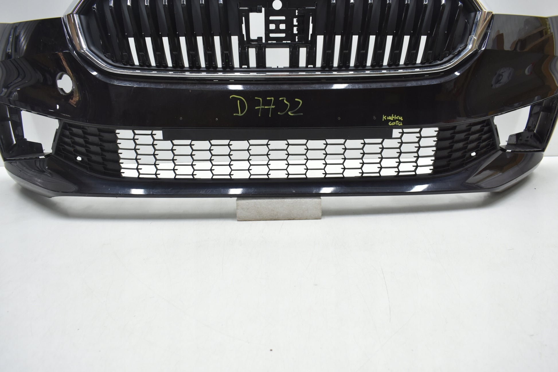 SKODA FABIA IV 6VA FRONT BUMPER ORG + GRILLE