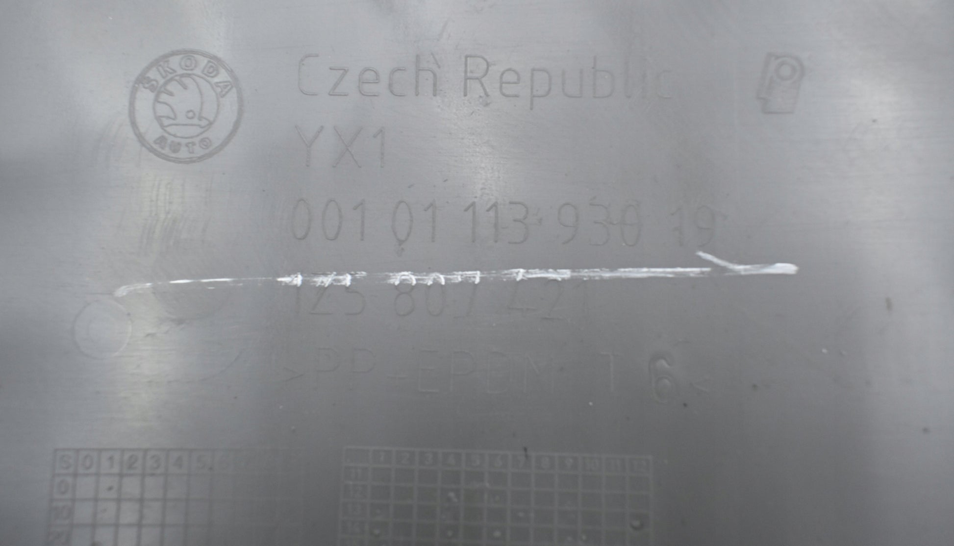 SKODA OCTAVIA II 1Z5 REAR BUMPER SEDAN ORG NEW 1Z5807421