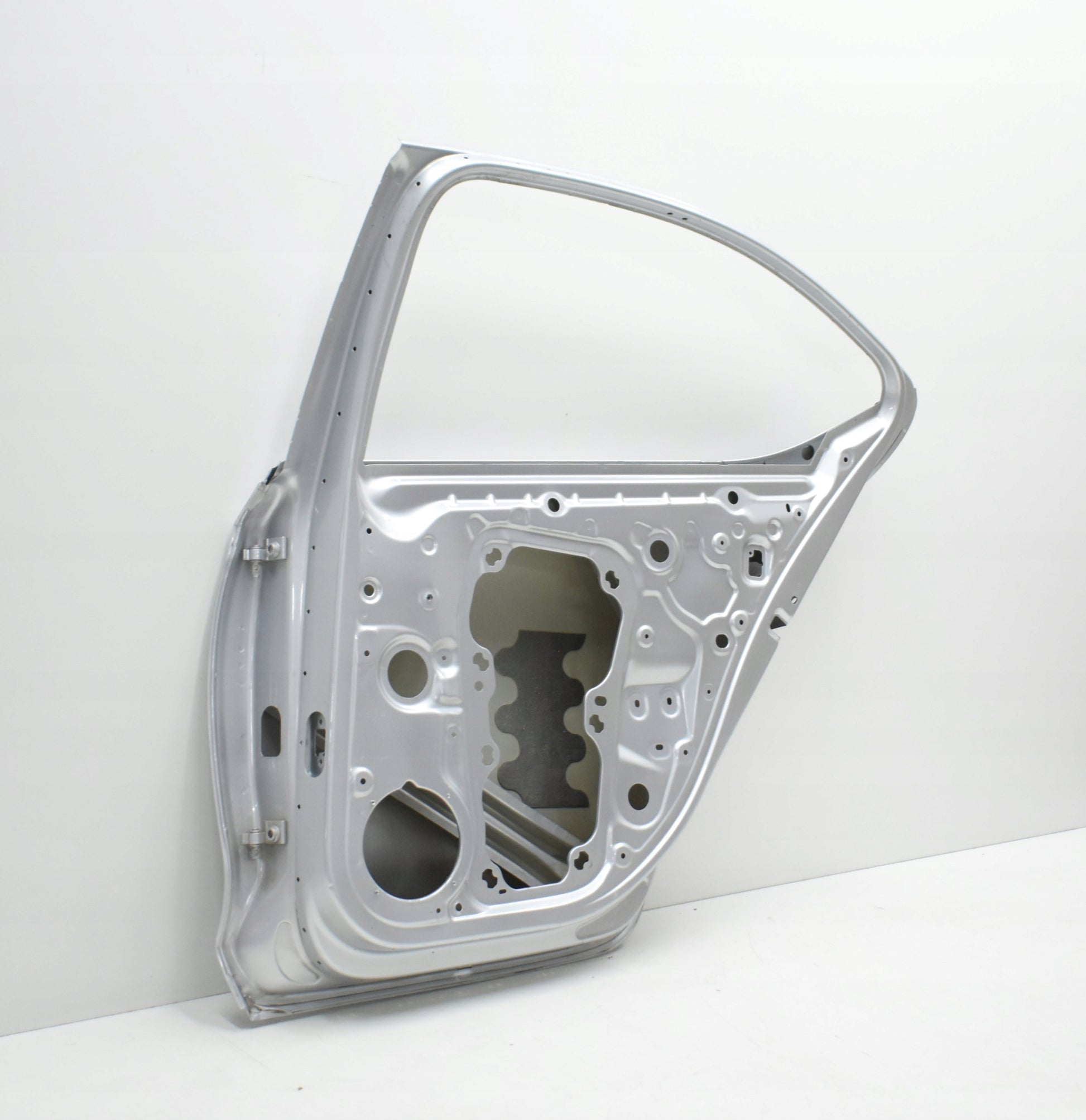 SKODA OCTAVIA III 5E5 RIGHT REAR DOOR SEDAN