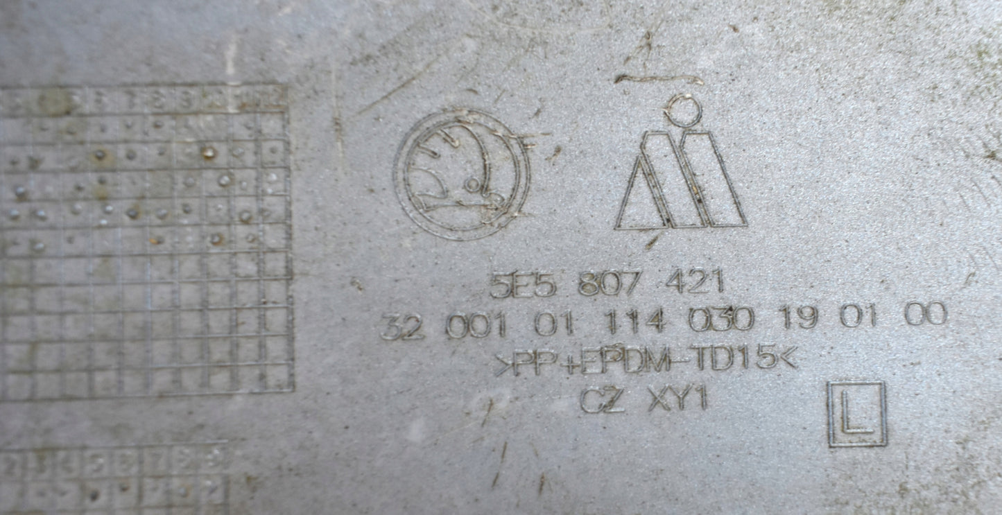 SKODA OCTAVIA III 5E5 REAR BUMPER SEDAN ORG + BOTTOM