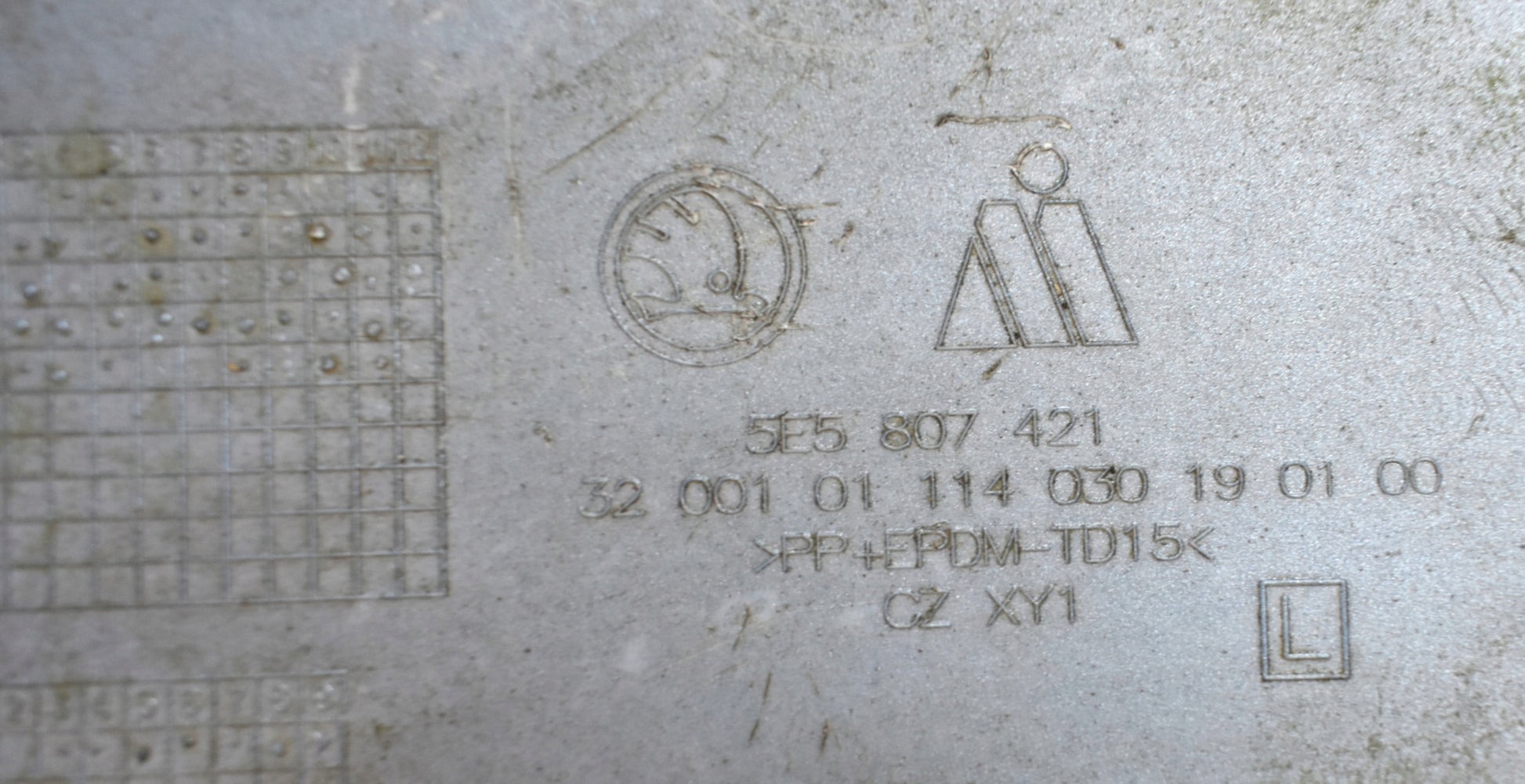 SKODA OCTAVIA III 5E5 REAR BUMPER SEDAN ORG + BOTTOM