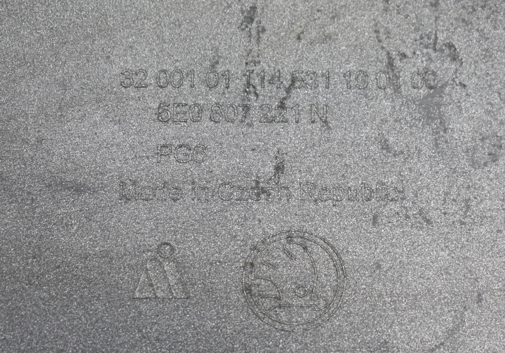 SKODA OCTAVIA III LIFT 5E FRONT BUMPER