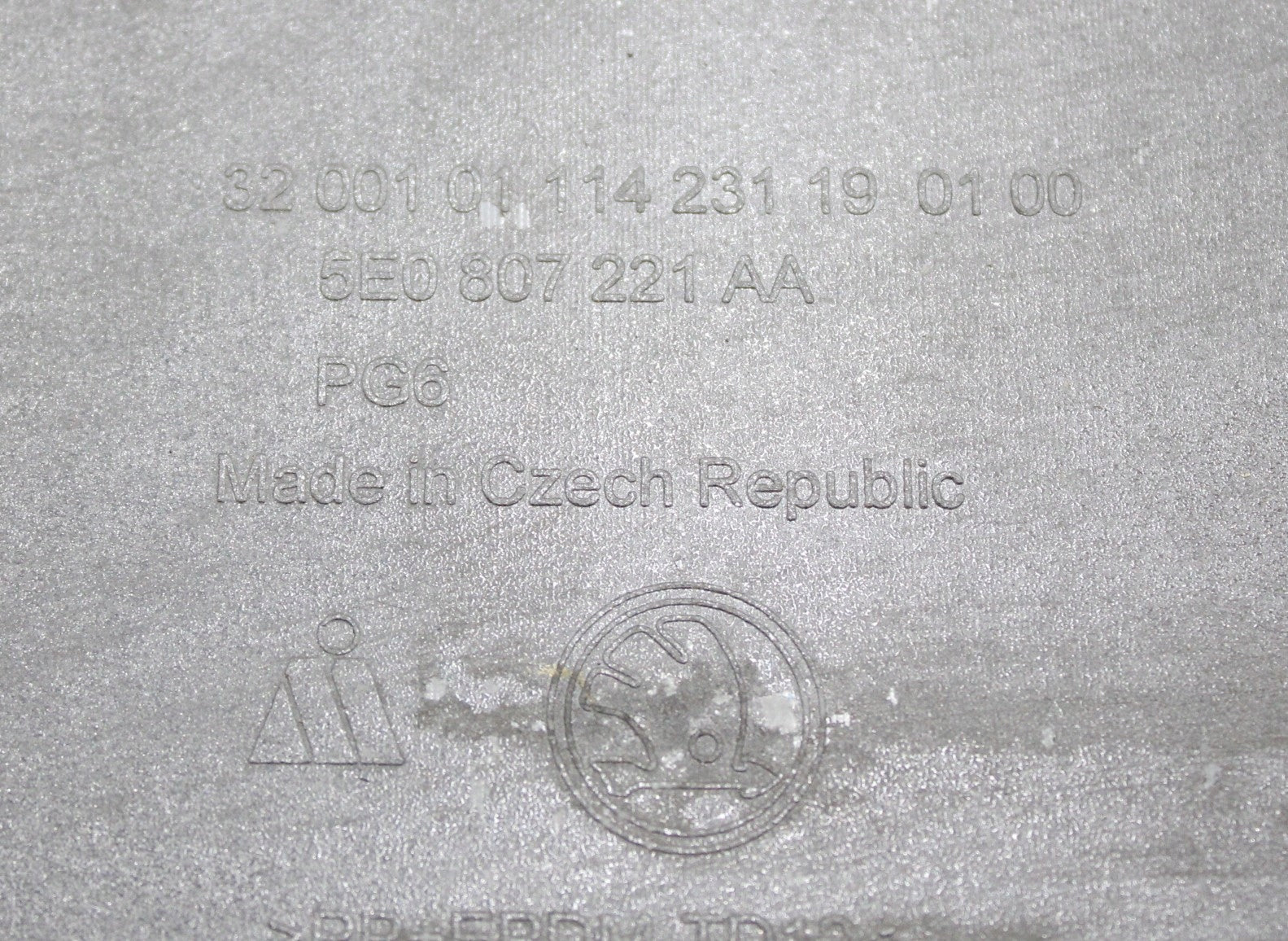 SKODA OCTAVIA III LIFT VRS RS 5E FRONT BUMPER ORG