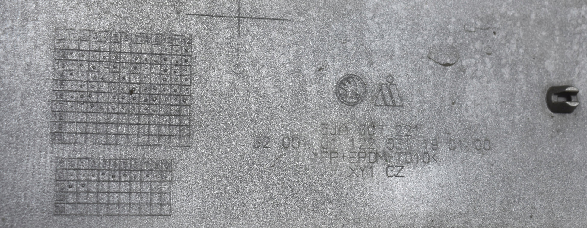 SKODA RAPID 5JA LIFT FRONT BUMPER ORG