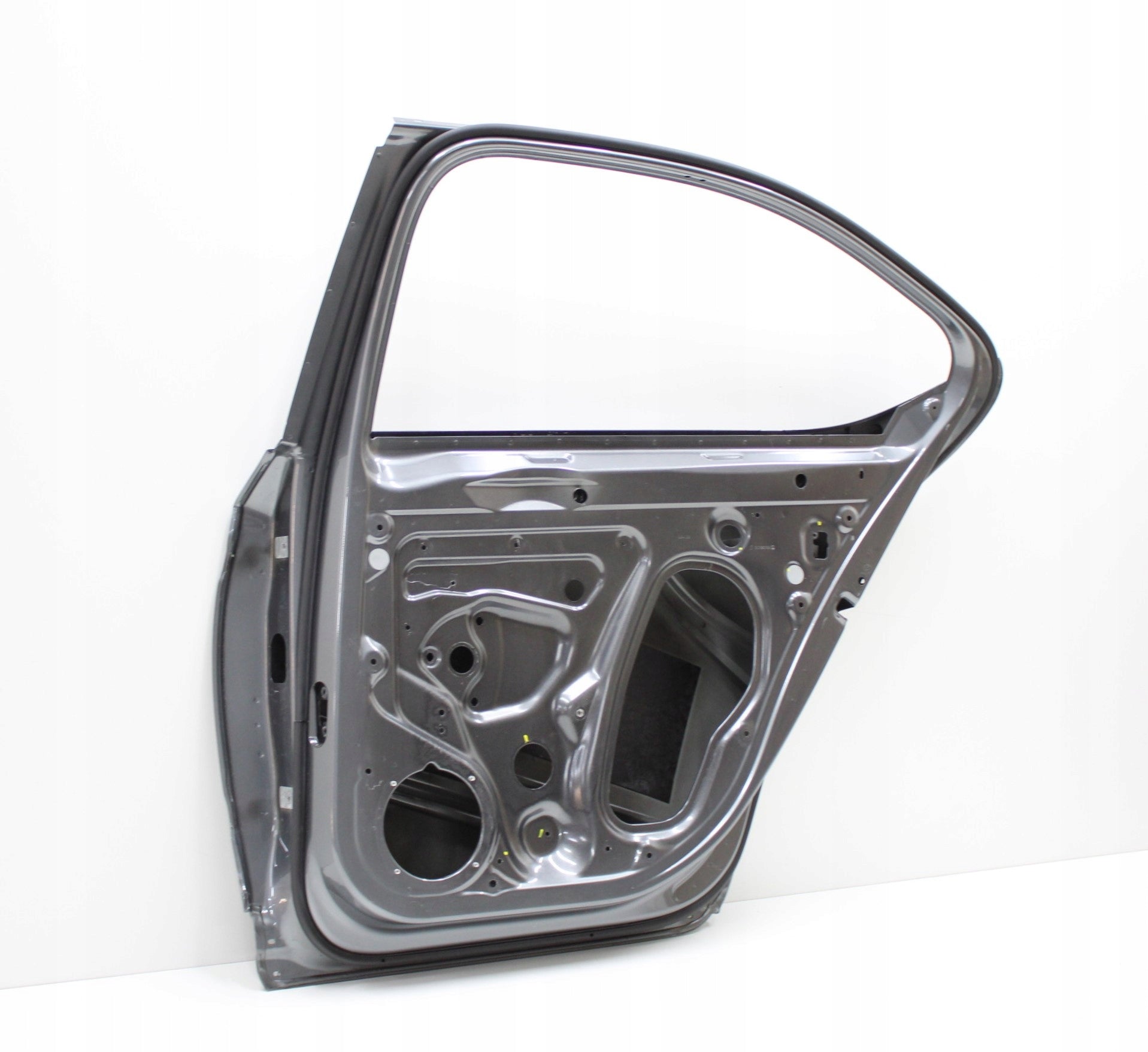 SKODA SUPERB III 3V5 Original Right Rear Door Sedan HB