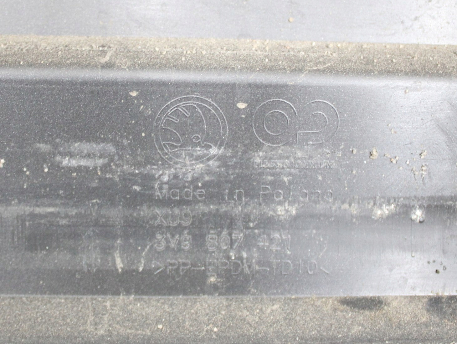 SKODA SUPERB III 3V9 SCOUT REAR BUMPER ORIGINAL ESTATE + BOTTOM