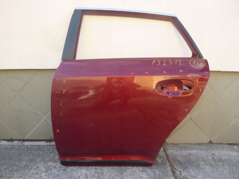TOYOTA AVENSIS III 3 T27 T29 KOMBI 08- Rear Left Door