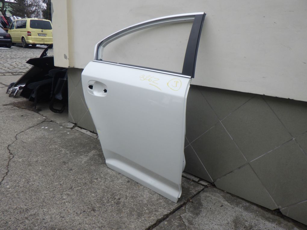 TOYOTA AVENSIS III 3 T27 T29 SEDAN 08- rear right door