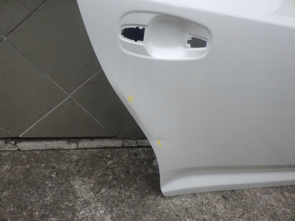 TOYOTA AVENSIS III 3 T27 T29 SEDAN 08- rear right door