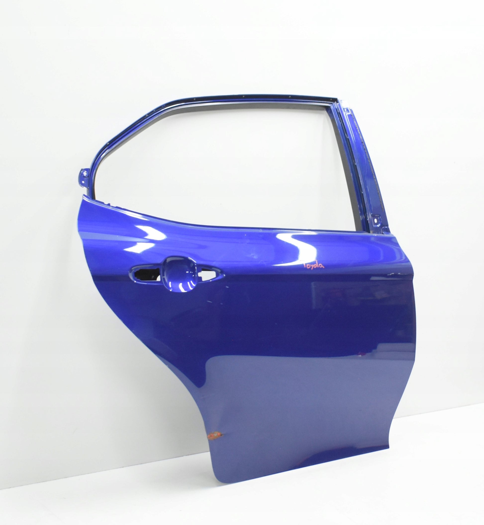 TOYOTA CAMRY VIII 8 DOOR RIGHT REAR GENUINE