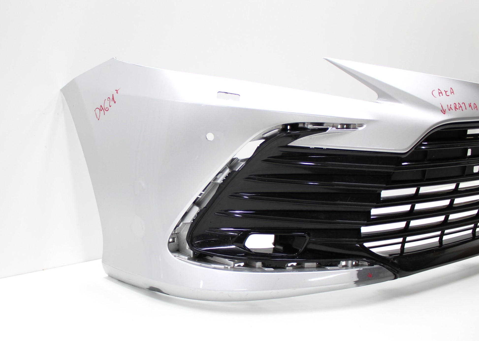 TOYOTA CAMRY VIII LIFT FRONT BUMPER + GRILLE