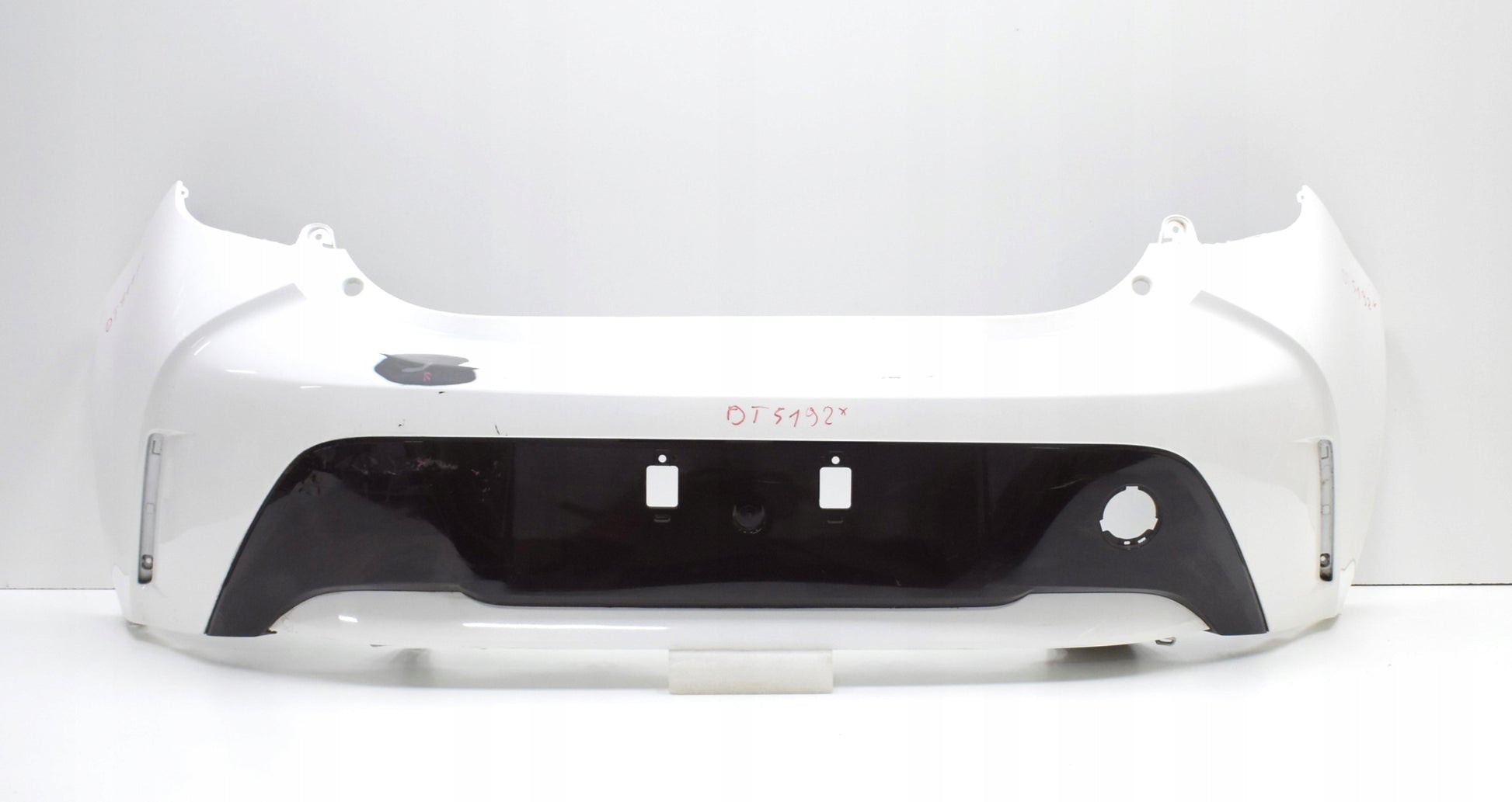 TOYOTA COROLLA E21 REAR BUMPER ORIGINAL HB + BOTTOM