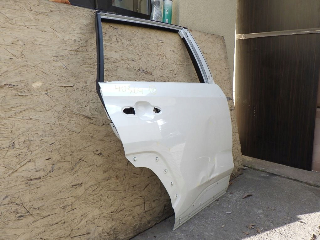 TOYOTA RAV4 RAV 4 V 19- RH rear door