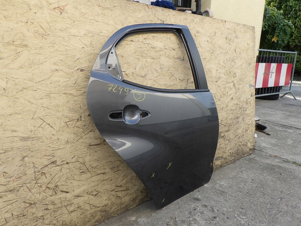 TOYOTA YARIS 4 IV P21 2020- rear right door