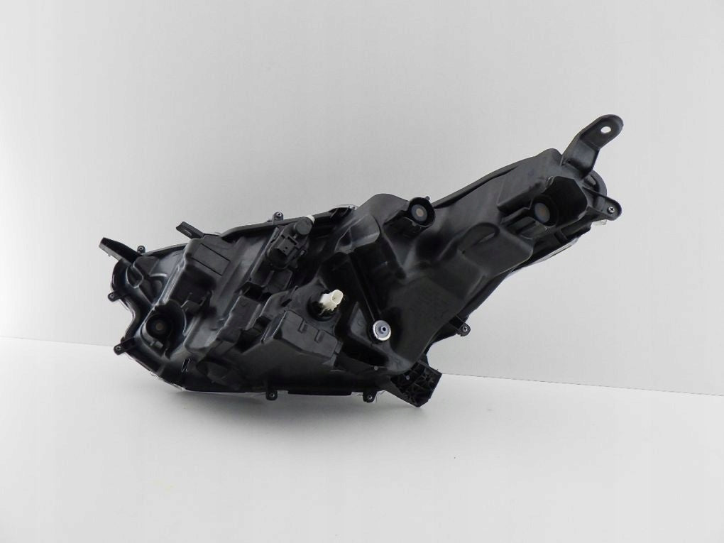 TOYOTA YARIS 4 IV P21 FULL LED 20- Right Headlight