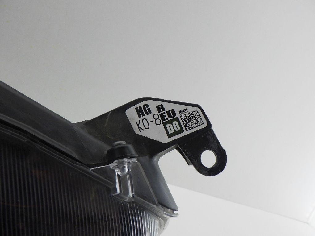 TOYOTA YARIS 4 IV P21 FULL LED 20- Right Headlight