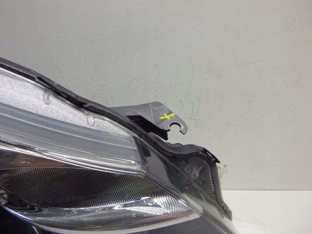 TOYOTA YARIS III LIFT 13- Right Headlight