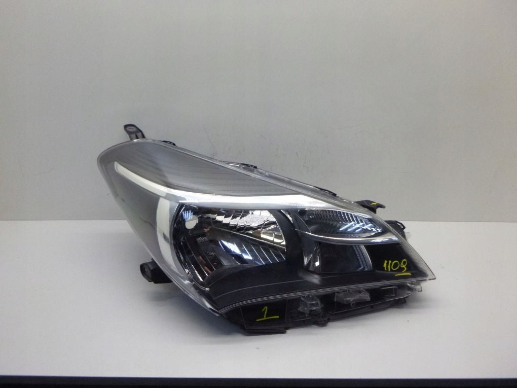 TOYOTA YARIS III LIFT 13- Right Headlight