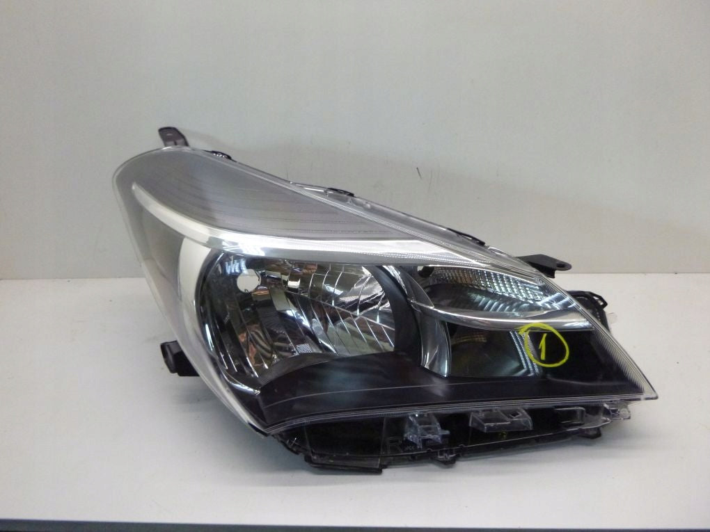 TOYOTA YARIS III LIFT 13- Right Headlight