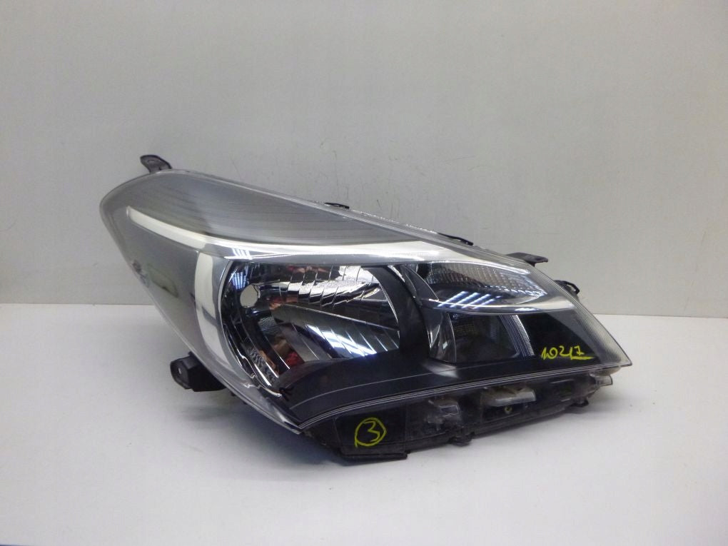 TOYOTA YARIS III LIFT 13- Right Headlight