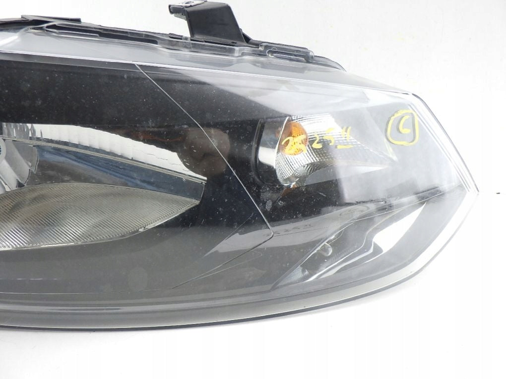 VOLKSWAGEN VW POLO 6R0 6R1 08- Right Headlight