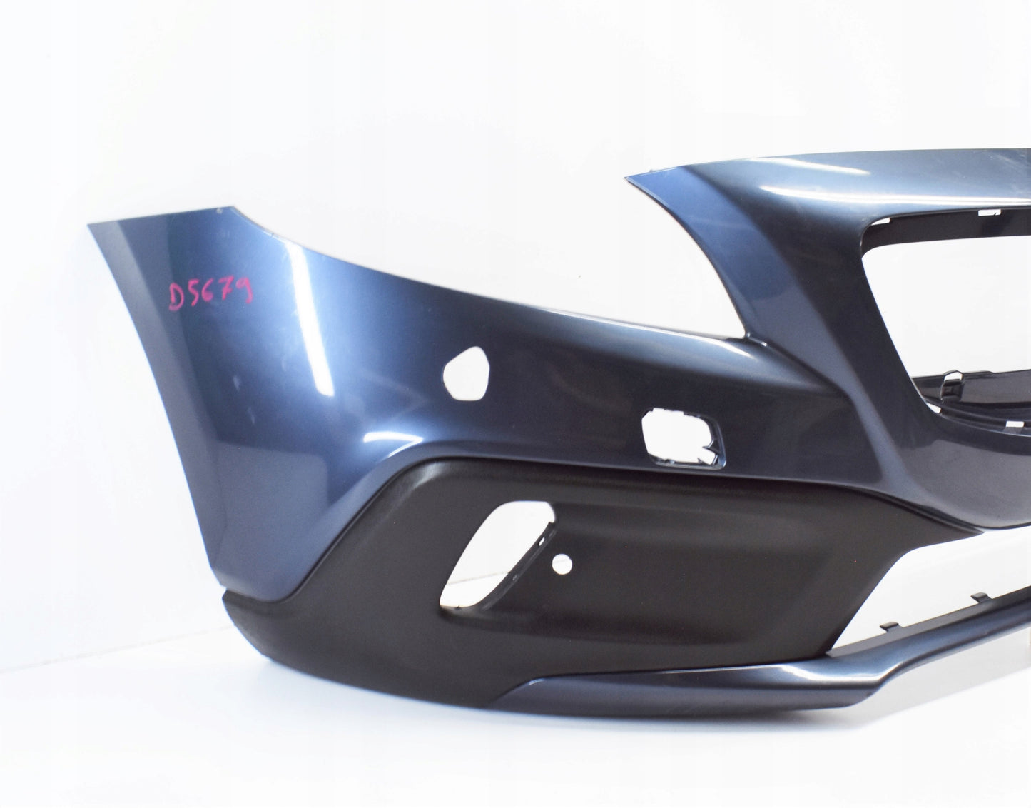 VOLVO V40 CROSS COUNTRY FRONT BUMPER SUPER CONDITION