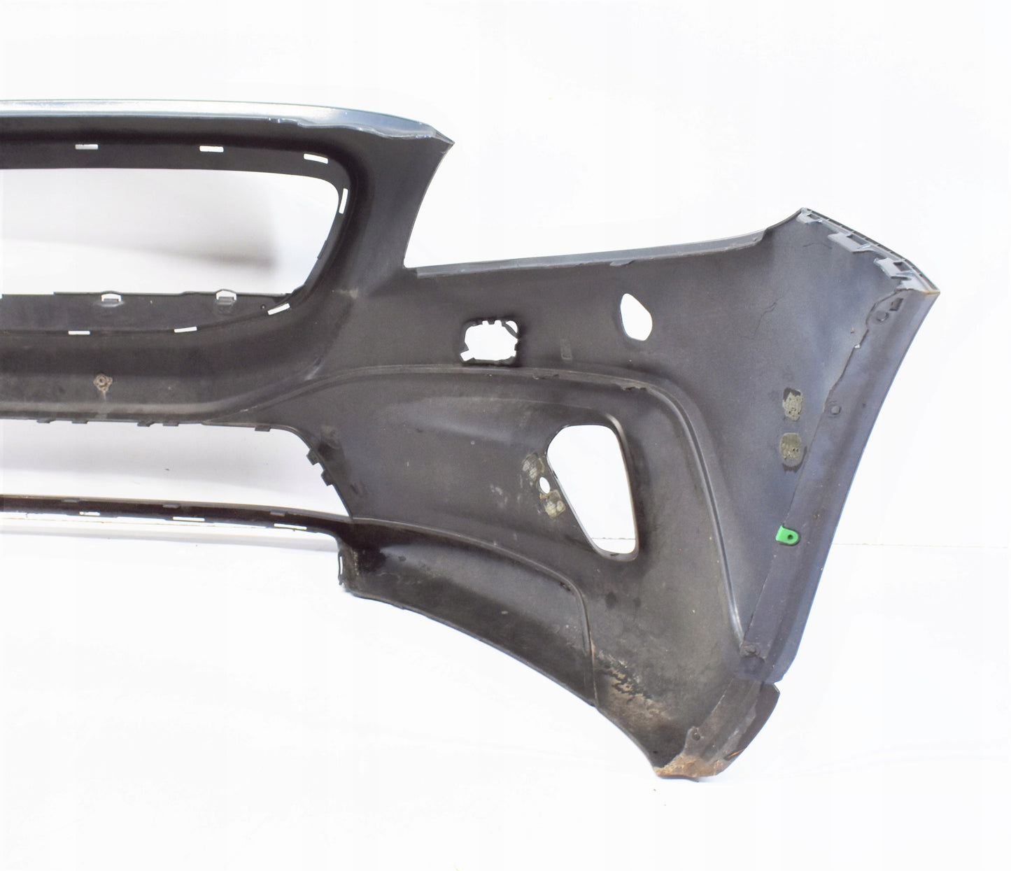 VOLVO V40 CROSS COUNTRY FRONT BUMPER SUPER CONDITION