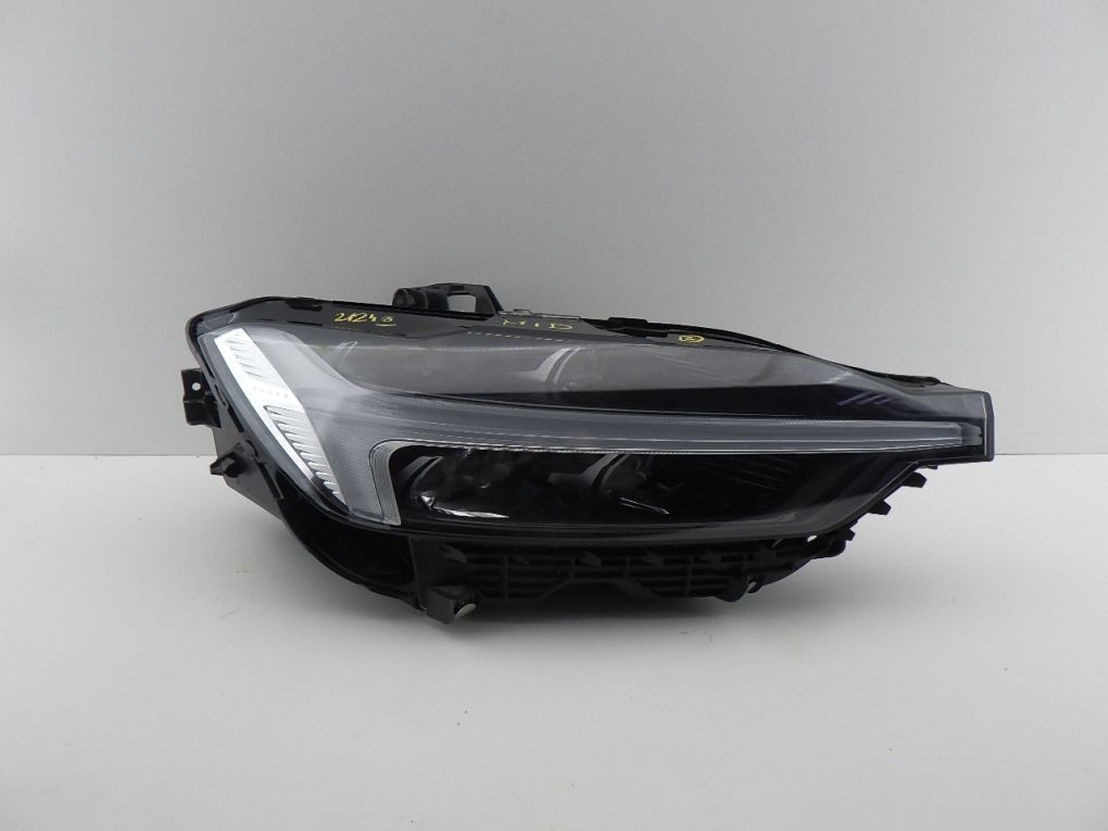 VOLVO XC 60 XC60 FULL LED MID II LIFT 21- BLACK RIGHT HEADLIGHT