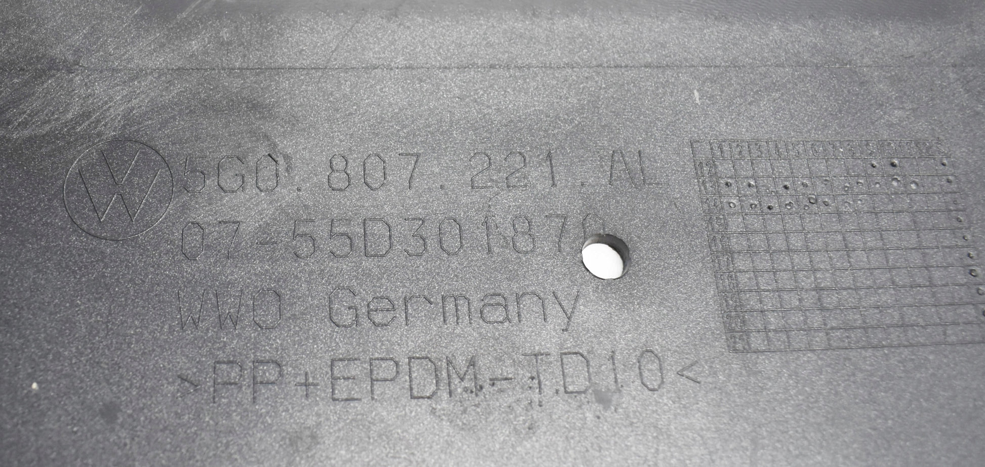 VW Golf R Line 5G0 Front Bumper - Excellent Original Condition